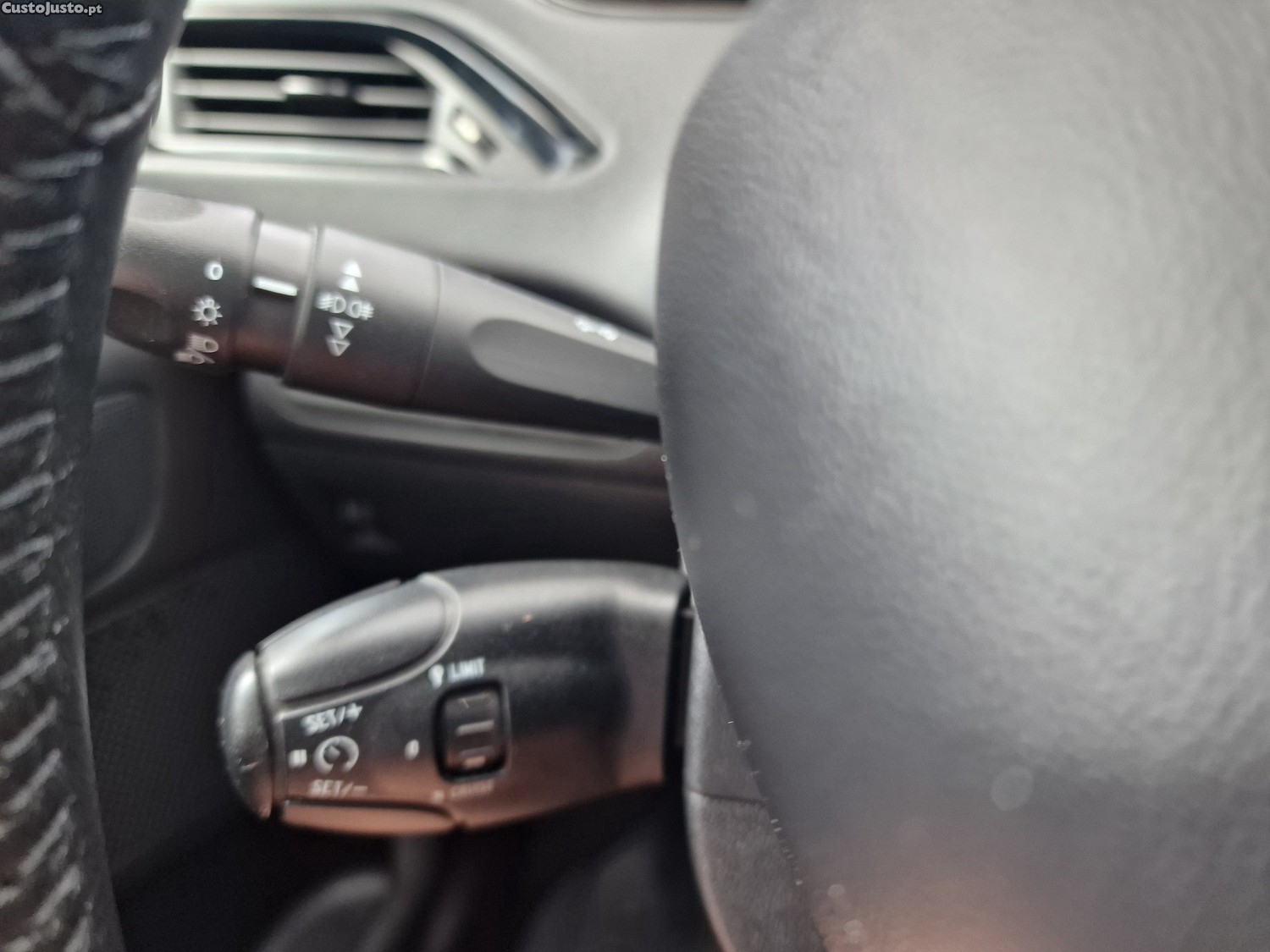 Peugeot 208 1.5 HDI STYLE 100CV — fotografia 6
