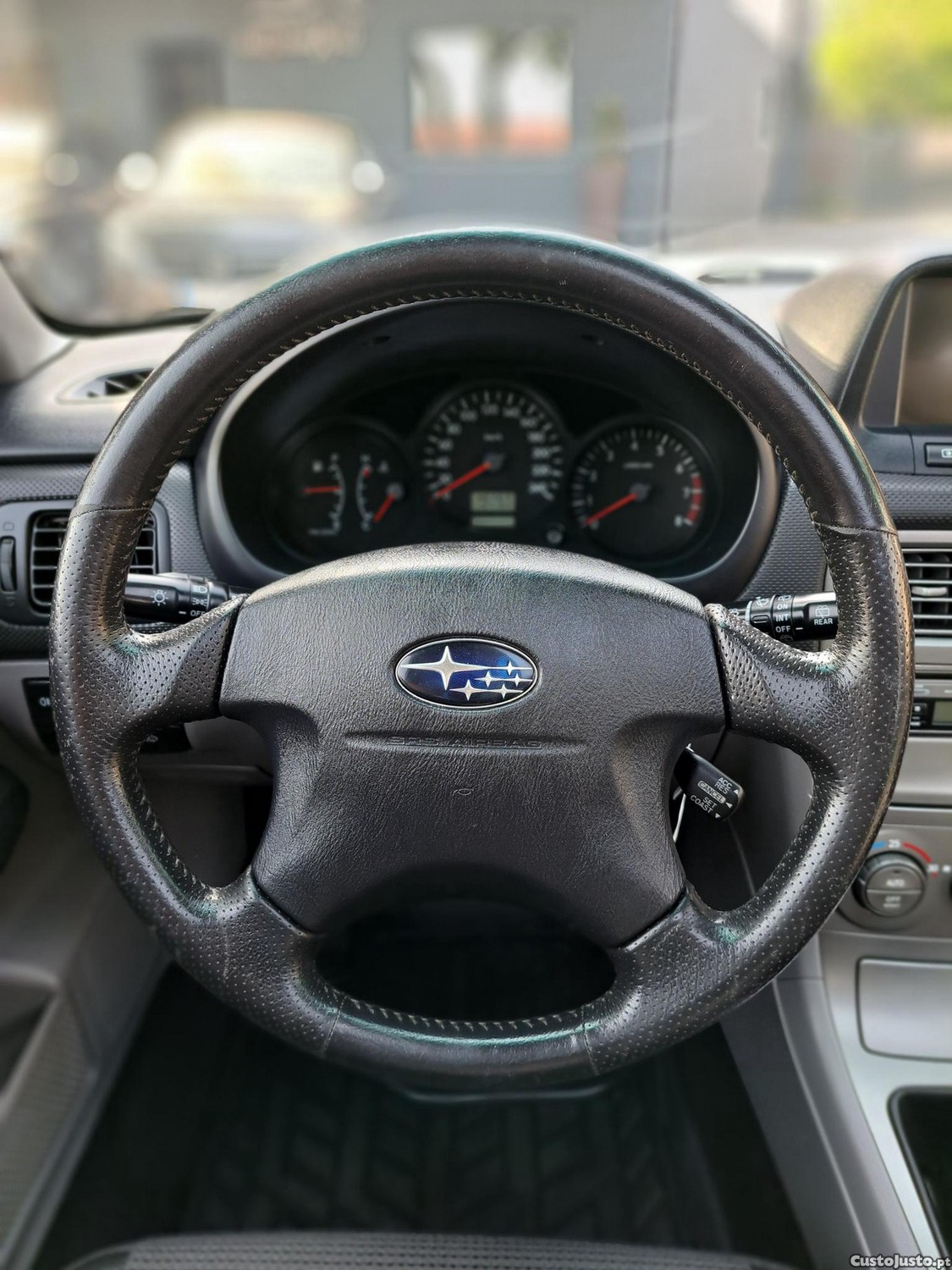 Subaru Forester 2.0 T XT — fotografia 16