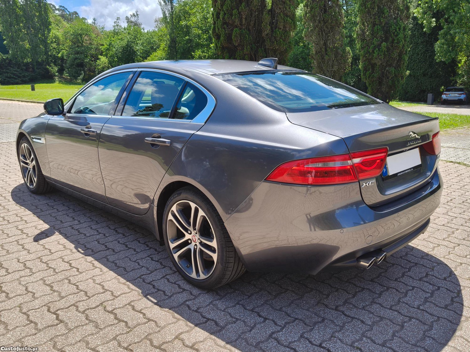 Jaguar XE 2.0 D Prestige 1 dono — photo 4