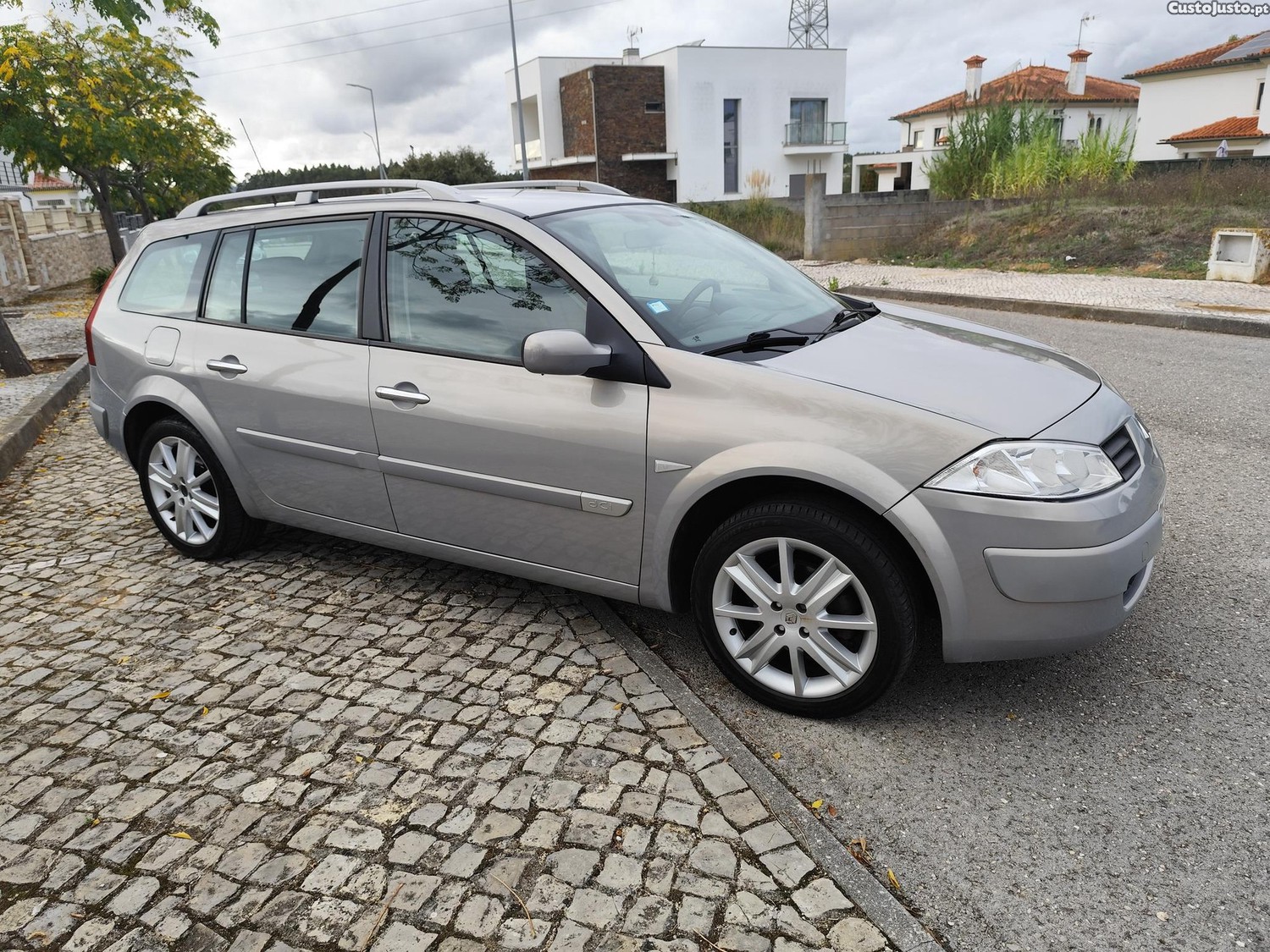 Renault Mégane 1.5DCI 6V — fotografia 8