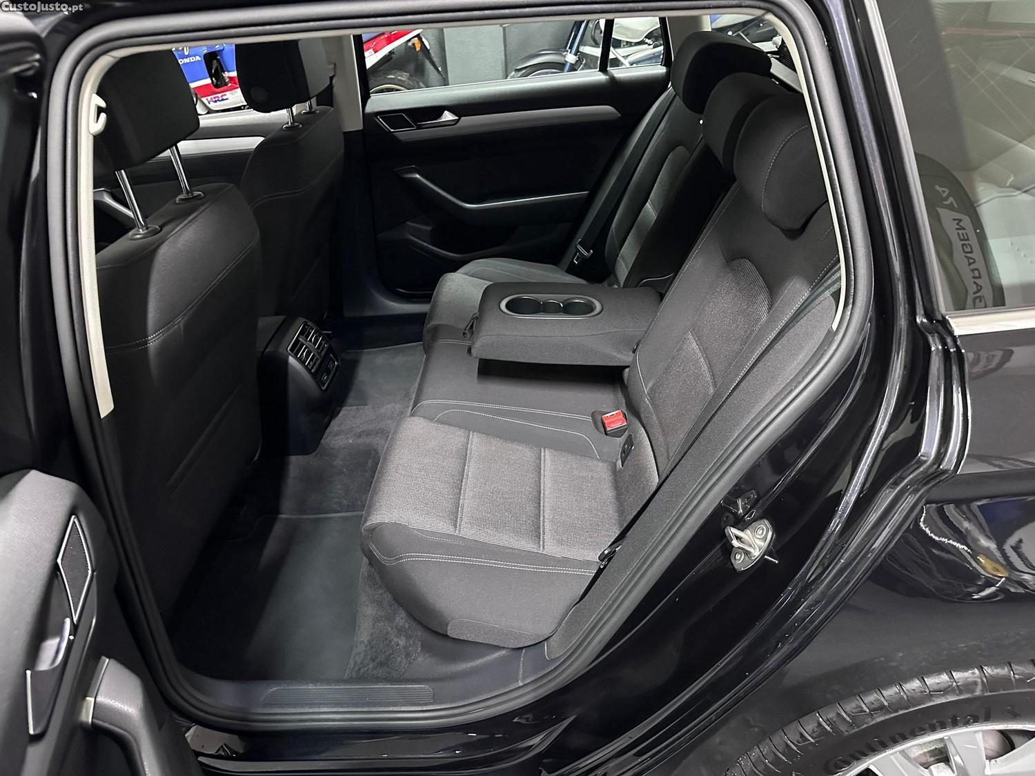 Volkswagen Passat 2.0 TDi Confortline DSG — fotografia 13