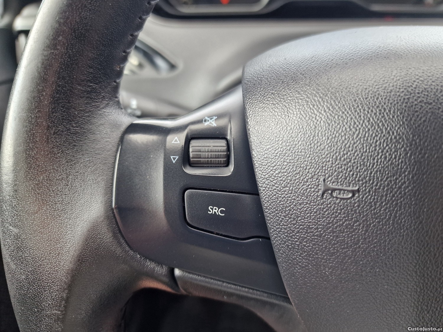 Peugeot 208 1.5 HDI STYLE 100CV — fotografia 8