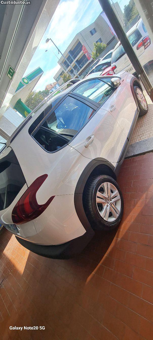 Peugeot 2008 1.5 blue hdi — fotografia 4