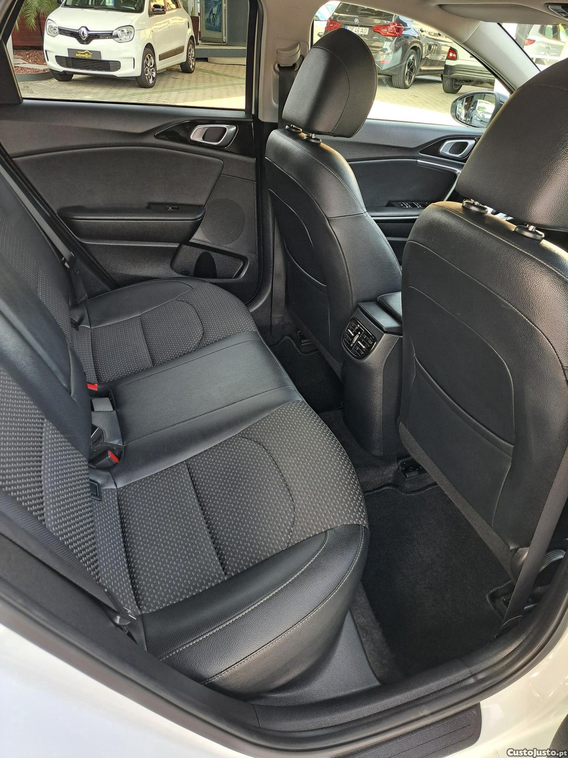 Kia Ceed SW 1.6 CRDI MHEV Drive + SRF — fotografia 7