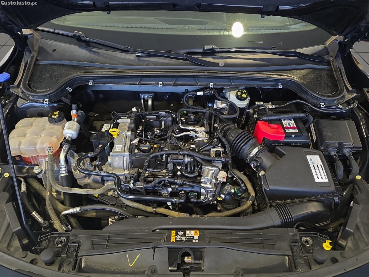Ford Focus 1.0 EcoBoost MHEV ST — fotografia 3