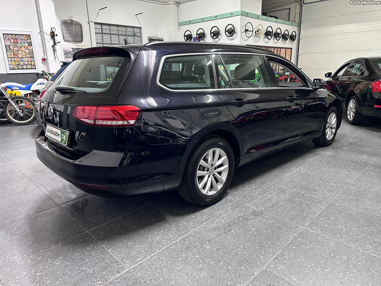 Volkswagen Passat 2.0 TDi Confortline DSG — fotografia 21