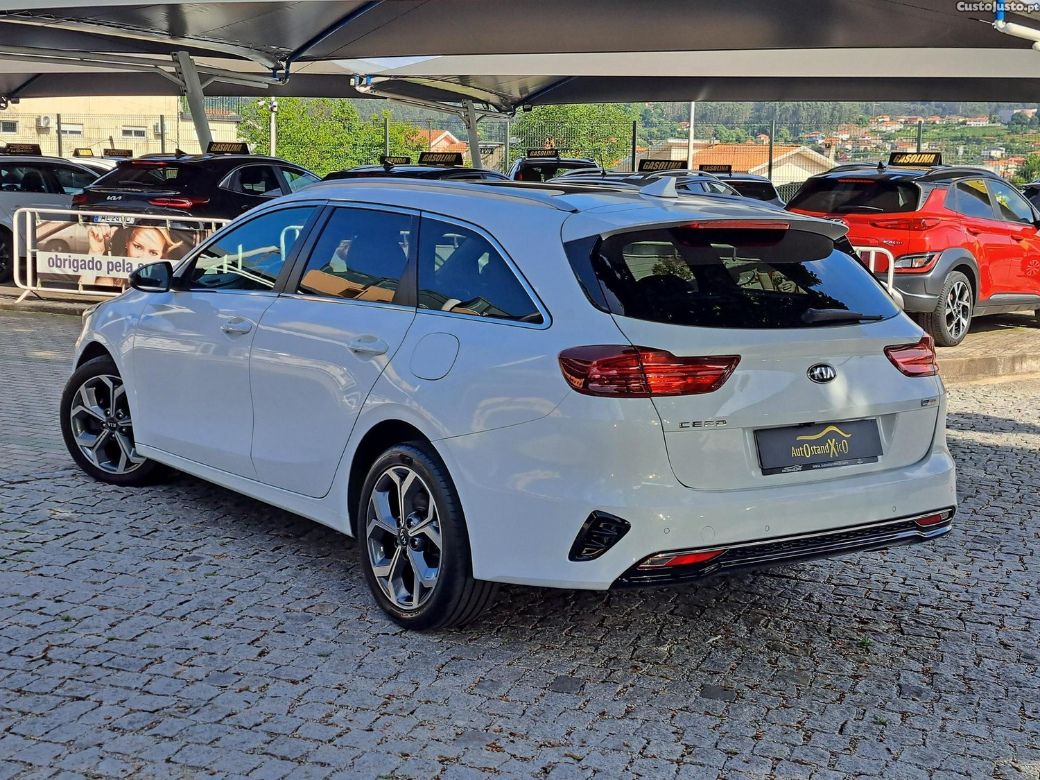 Kia Ceed SW 1.6 CRDI MHEV Drive + SRF — fotografia 25