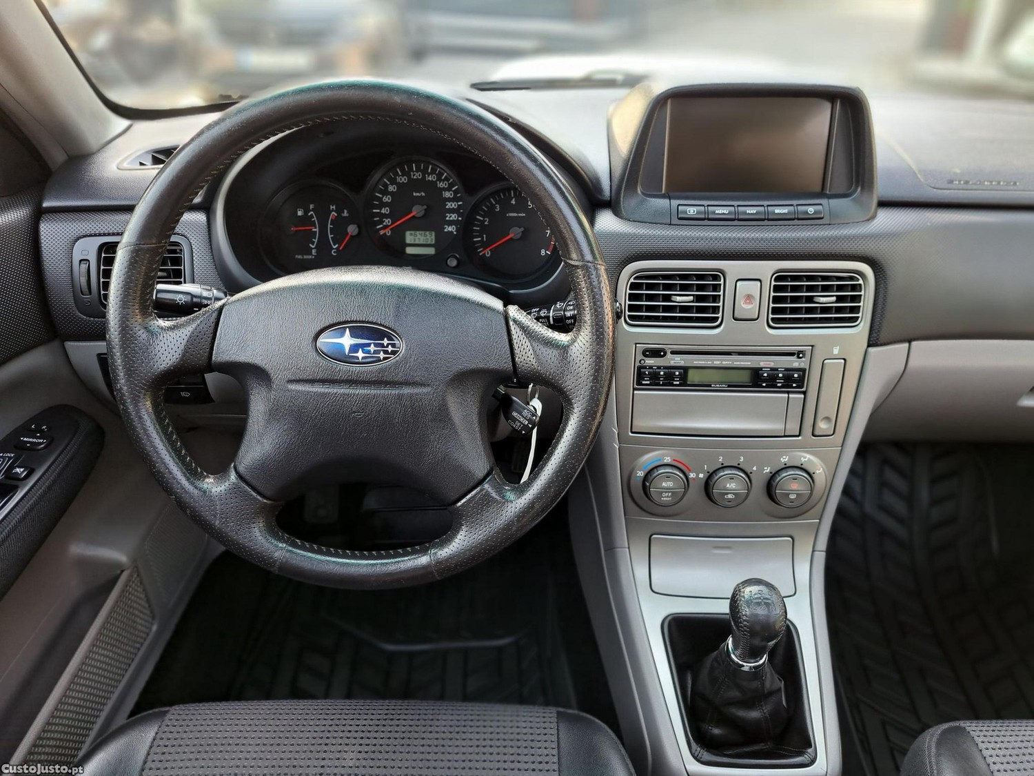 Subaru Forester 2.0 T XT — fotografia 15