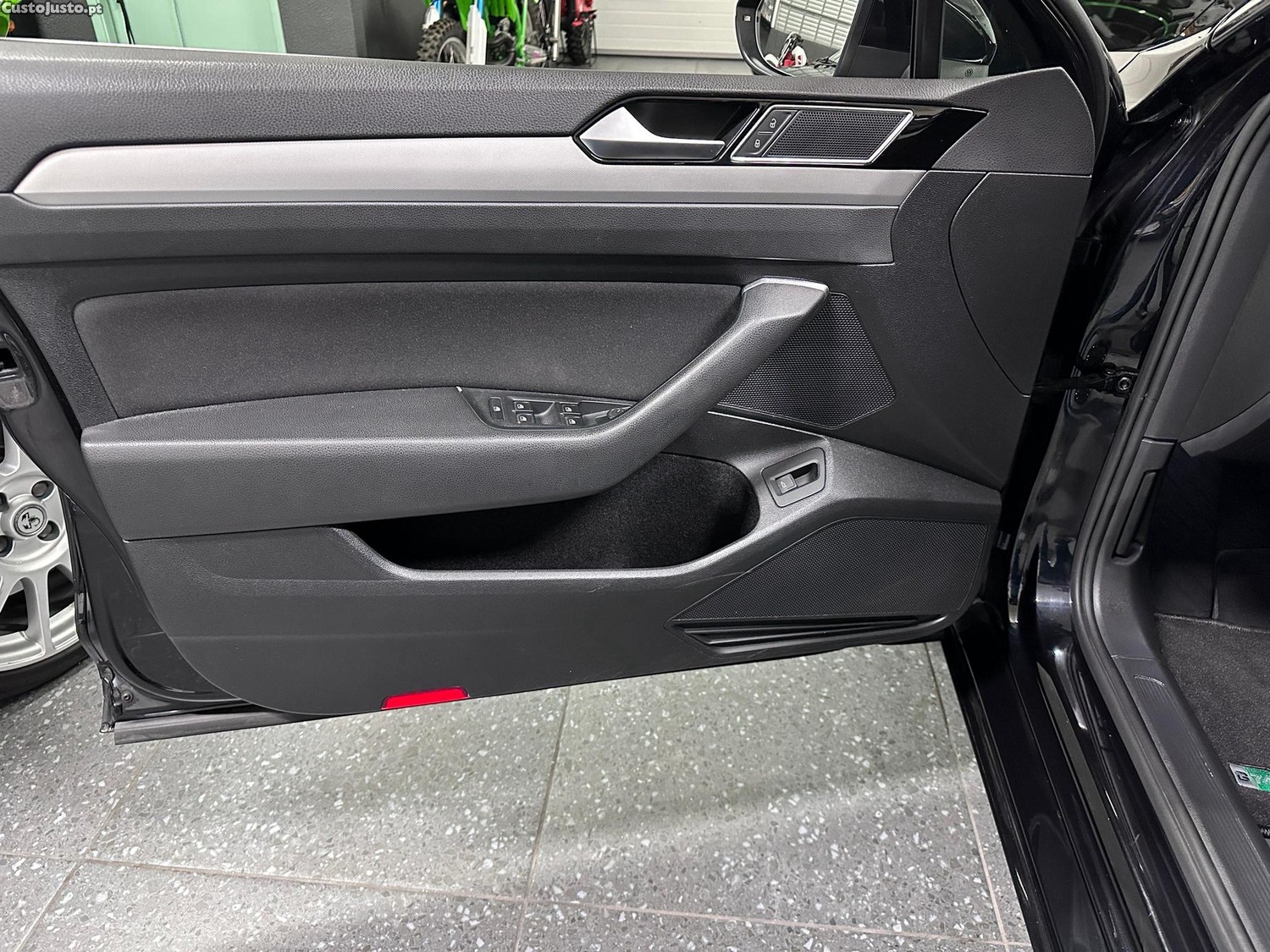 Volkswagen Passat 2.0 TDi Confortline DSG — fotografia 19