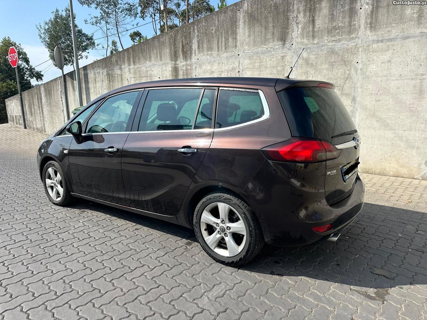 Opel Zafira 20 CDTI 7 lugares — fotografia 4