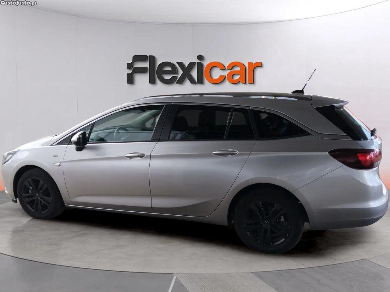 Opel Astra Sports Tourer 1.0 Dynamic Sport S/S — fotografia 13