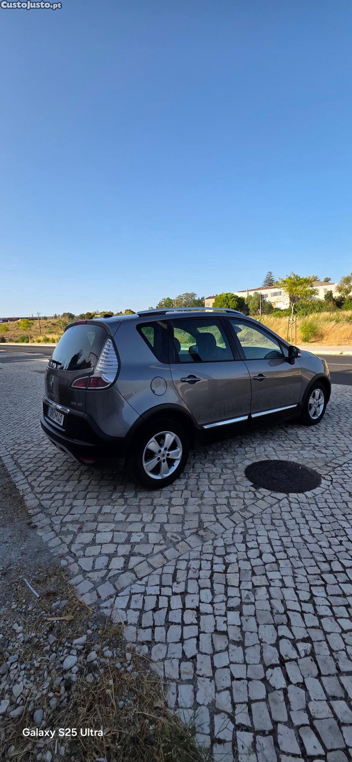 Renault Scénic 1.5 DCI 110CV XMOD — fotografia 9
