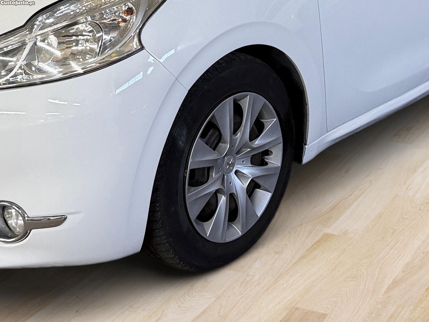 Peugeot 208 1.4 HDI — fotografia 7
