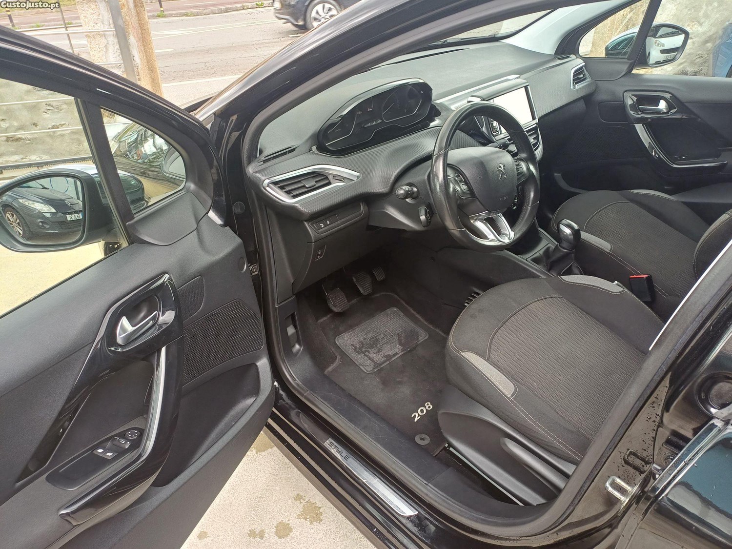 Peugeot 208 1.6 HDI — fotografia 3