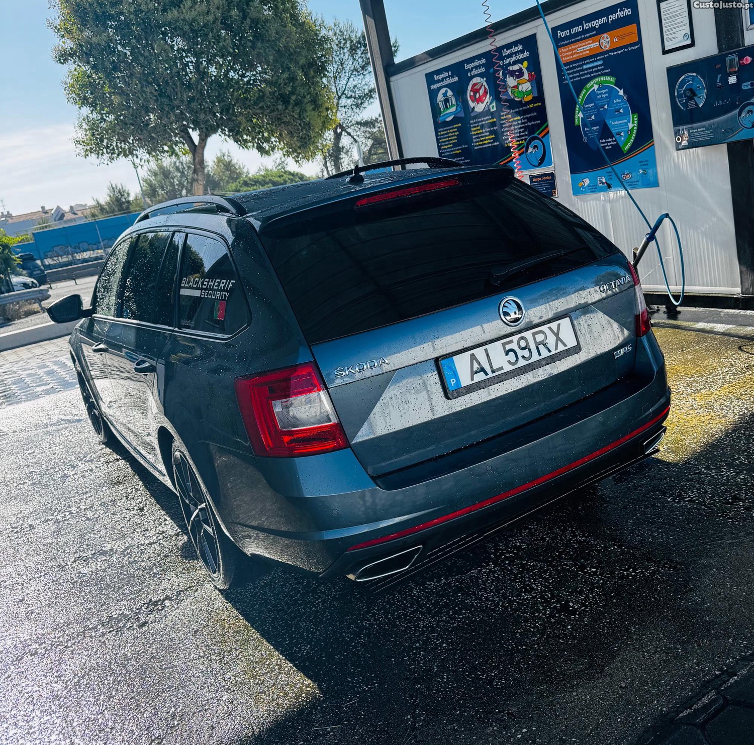 Skoda Octavia 2.0TDI RS — fotografia 3