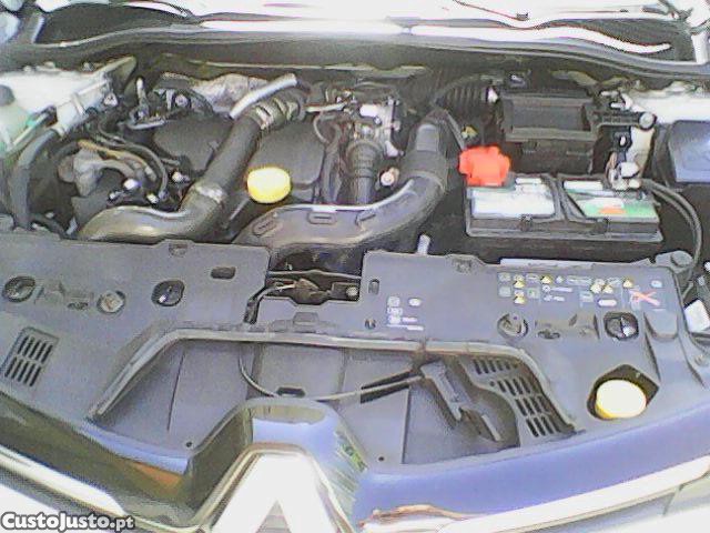 Renault Clio 1500-DCI-Diesel de 90-Cavalos — fotografia 4