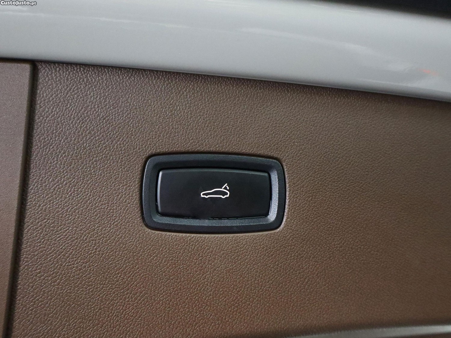 Porsche Cayenne Coupé E-Hybrid — fotografia 3