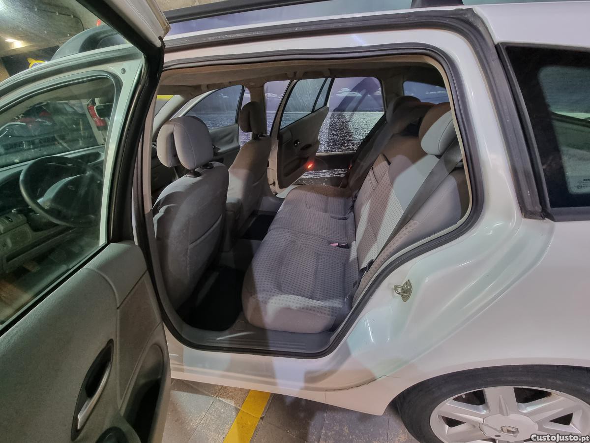 Renault Laguna 1.9 Dci Sw — fotografia 9