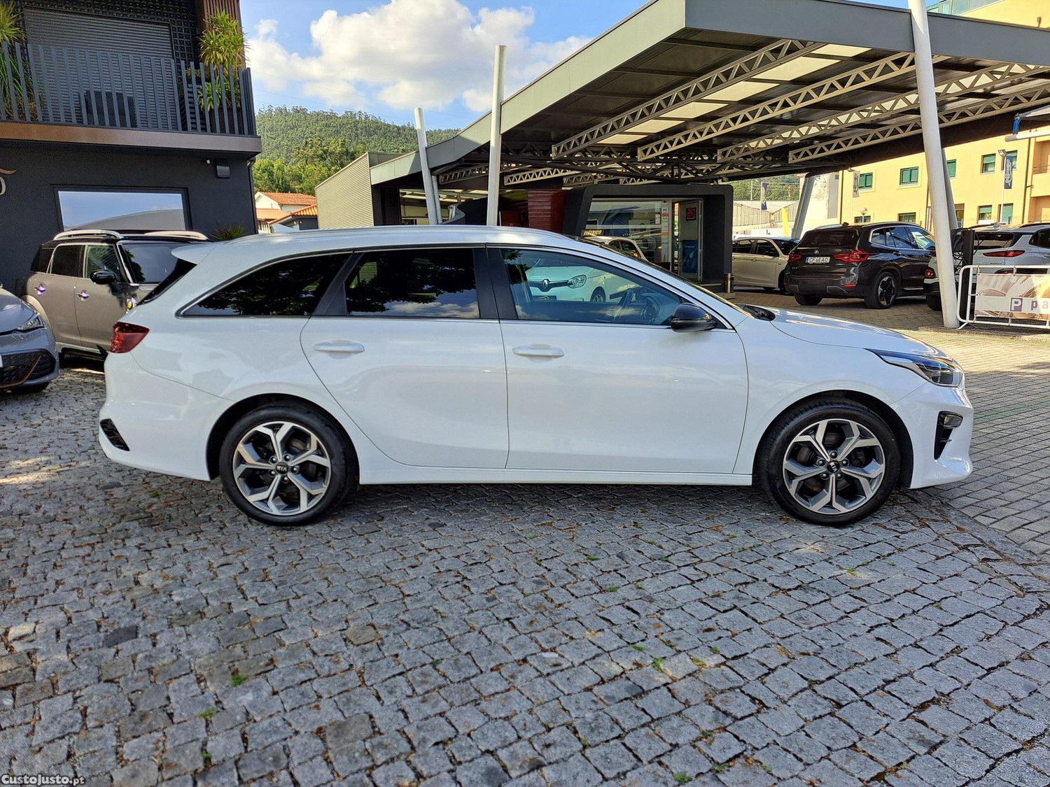 Kia Ceed SW 1.6 CRDI MHEV Drive + SRF — fotografia 24