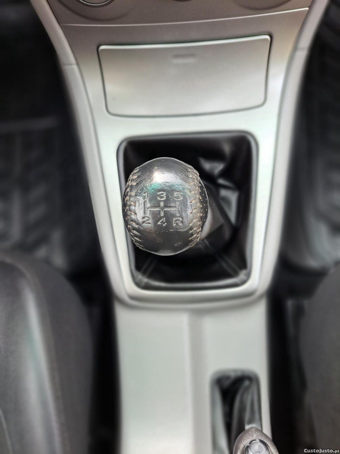 Subaru Forester 2.0 T XT — fotografia 13