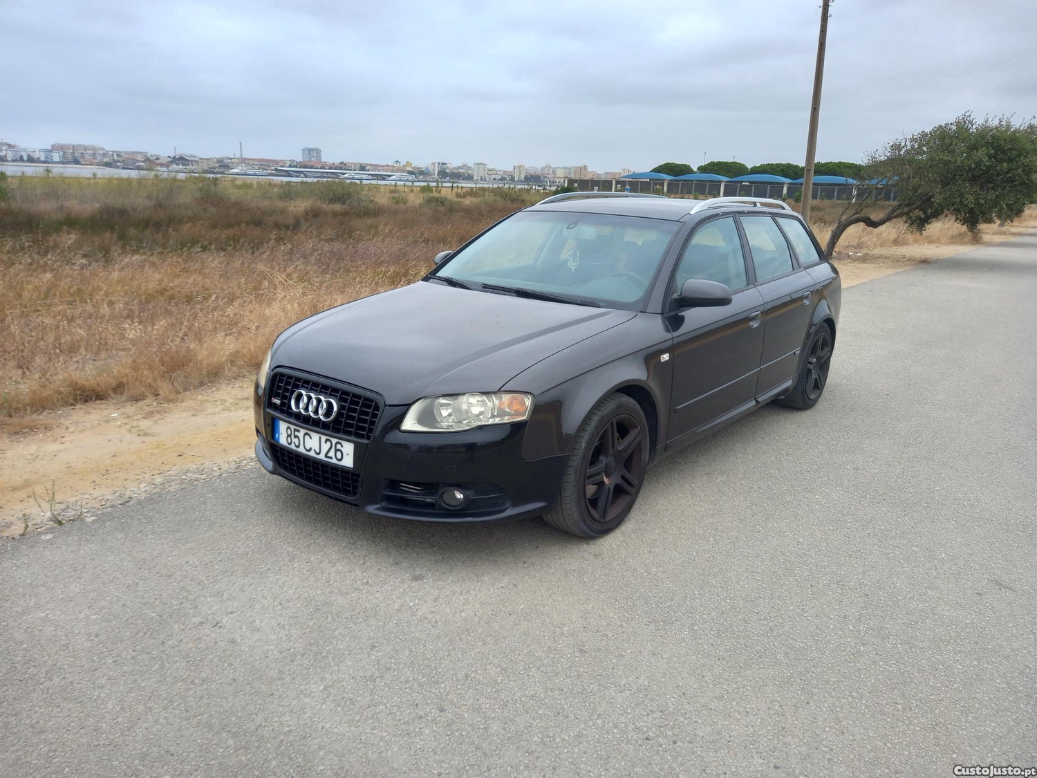 Audi A4 Avant 2.0 tdi s line — fotografia 2