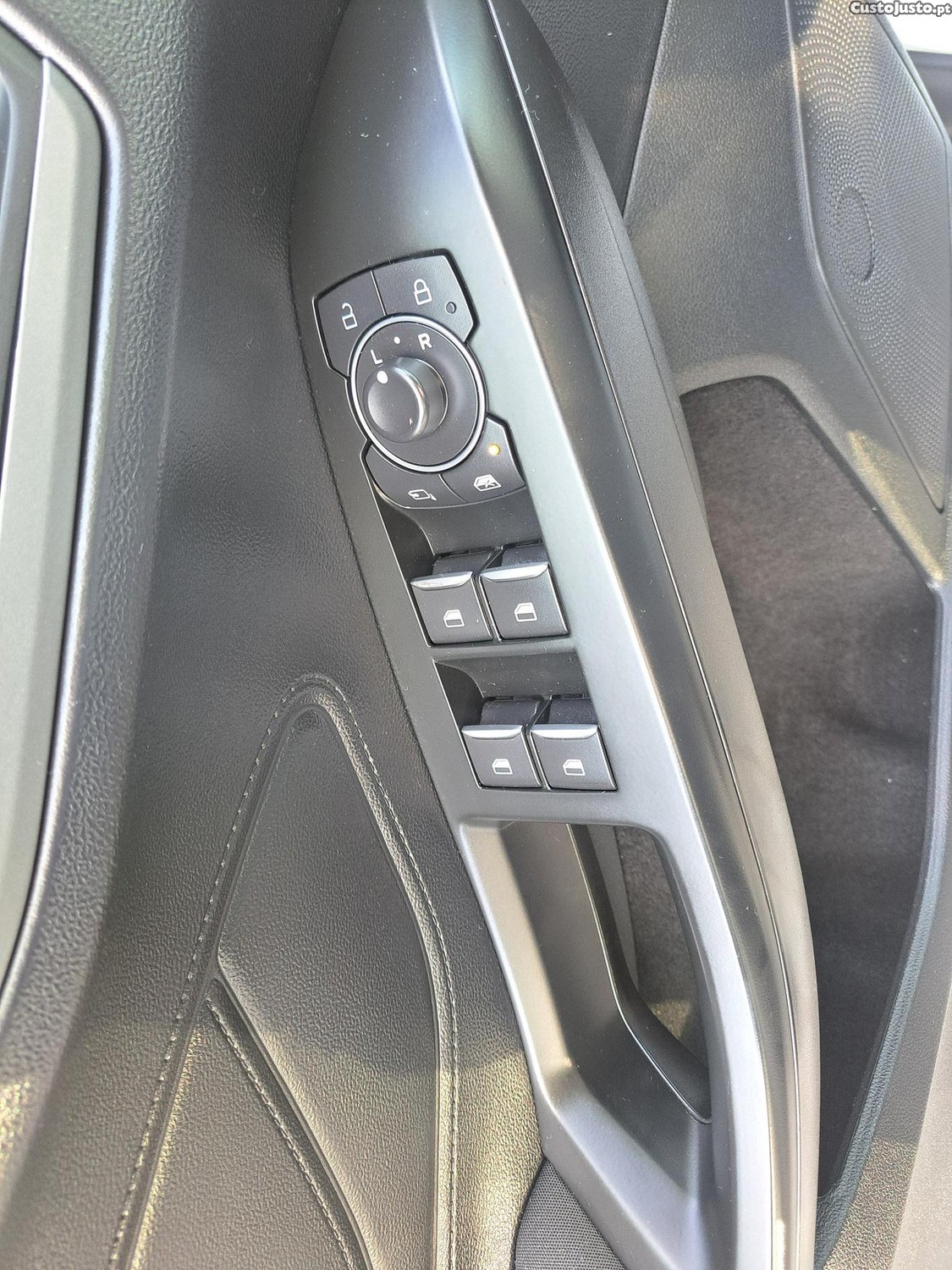 Ford Focus 1.0 EcoBoost MHEV Connected — fotografia 22