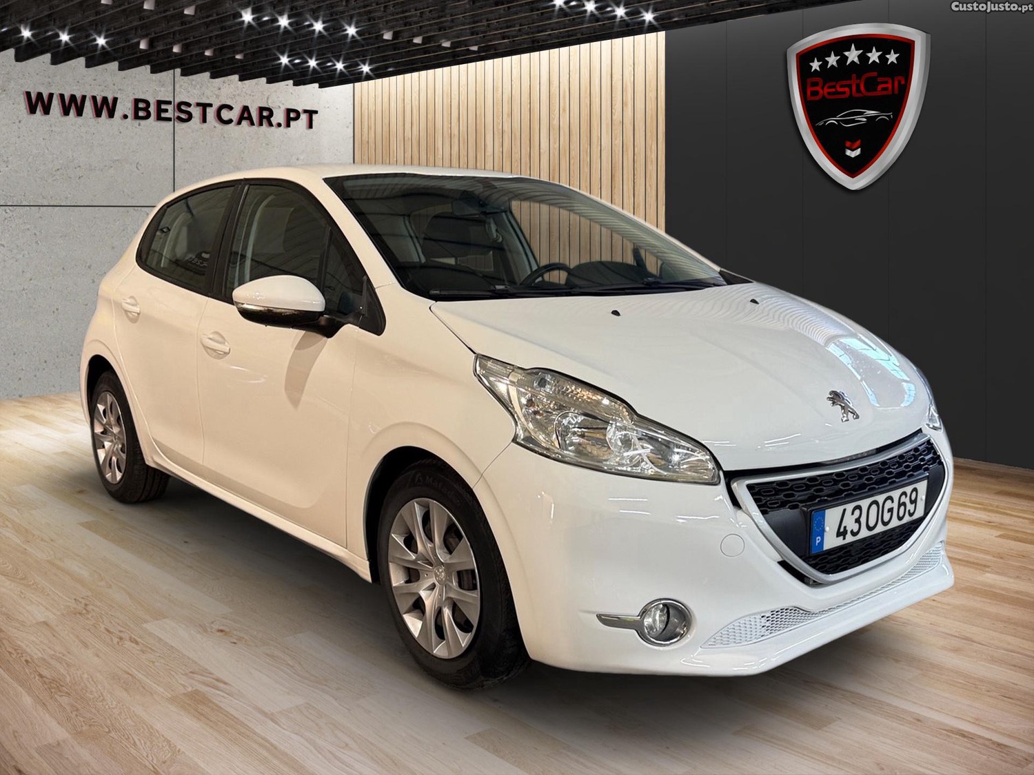 Peugeot 208 1.4 HDI — fotografia 11