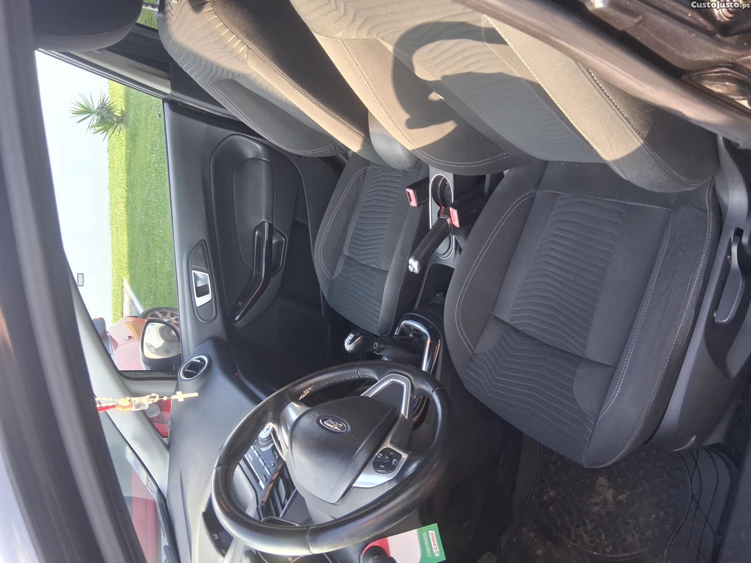 Ford Fiesta Ecobost tinanium — fotografia 3
