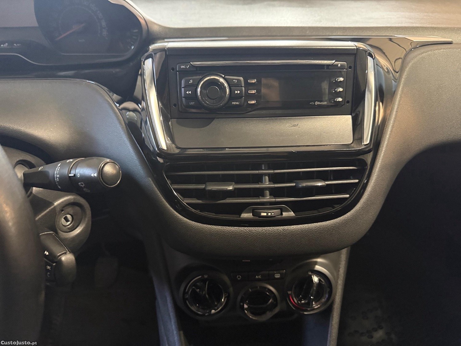 Peugeot 208 1.4 HDI — fotografia 4