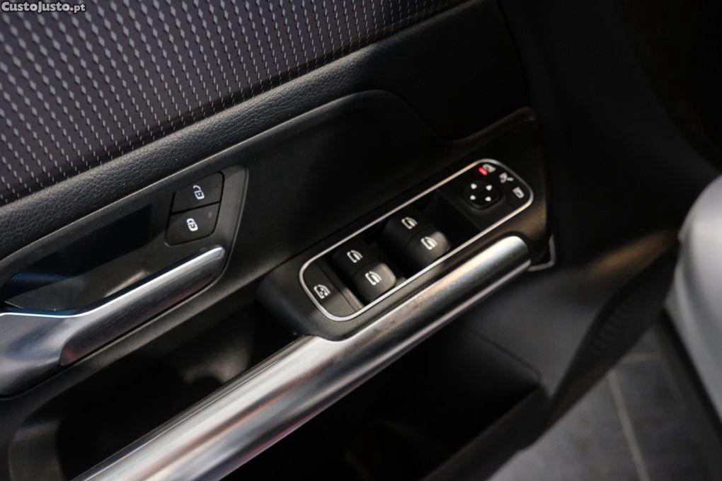 Mercedes-Benz GLA 250 e 8G-DCT Progressive — fotografia 5