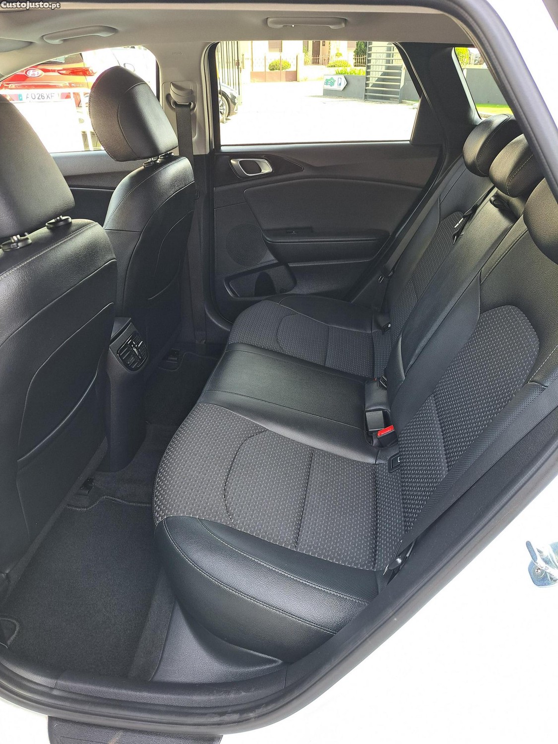 Kia Ceed SW 1.6 CRDI MHEV Drive + SRF — fotografia 20