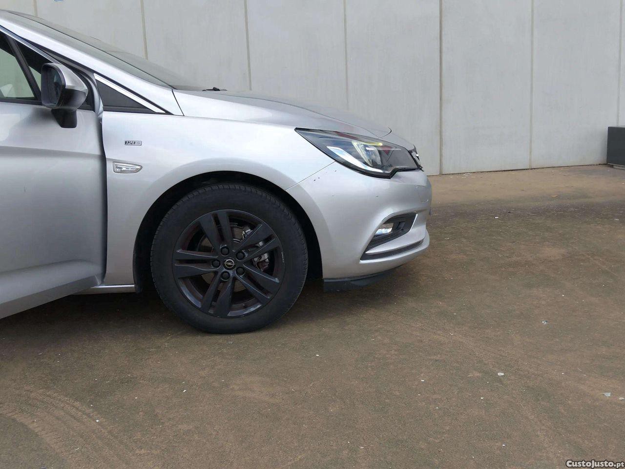 Opel Astra Sports Tourer 1.0 Dynamic Sport S/S — fotografia 4