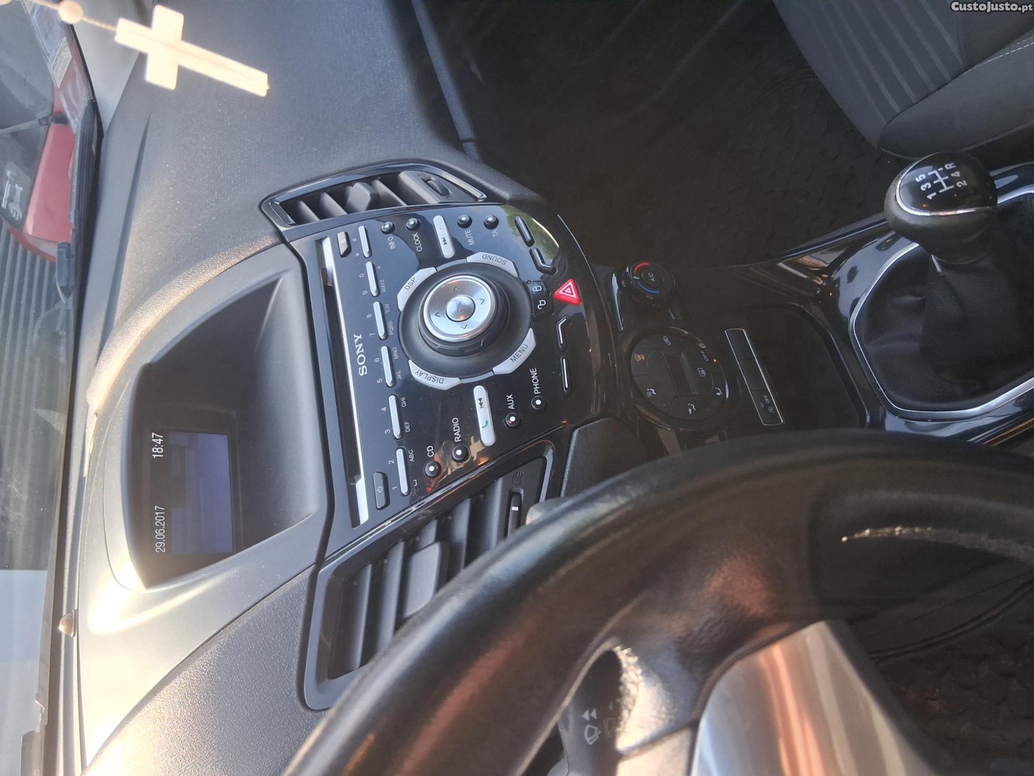 Ford Fiesta Ecobost tinanium — fotografia 4