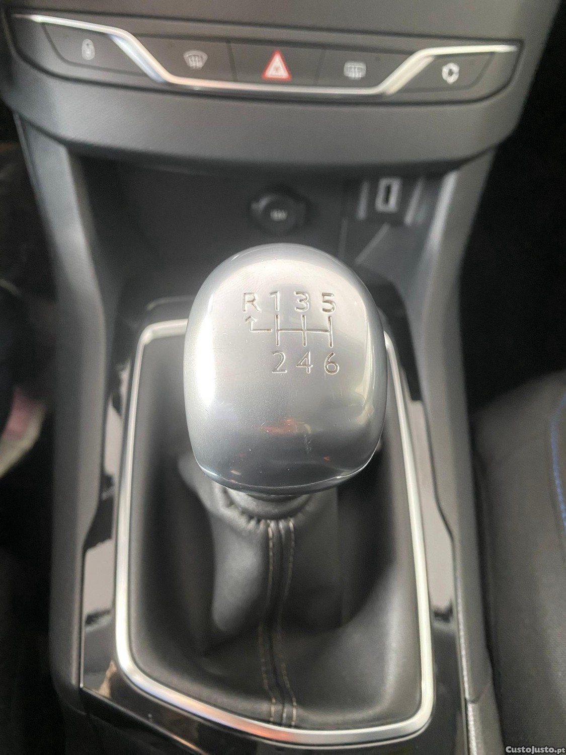 Peugeot 308 1.5 BlueHDi Style — fotografia 10