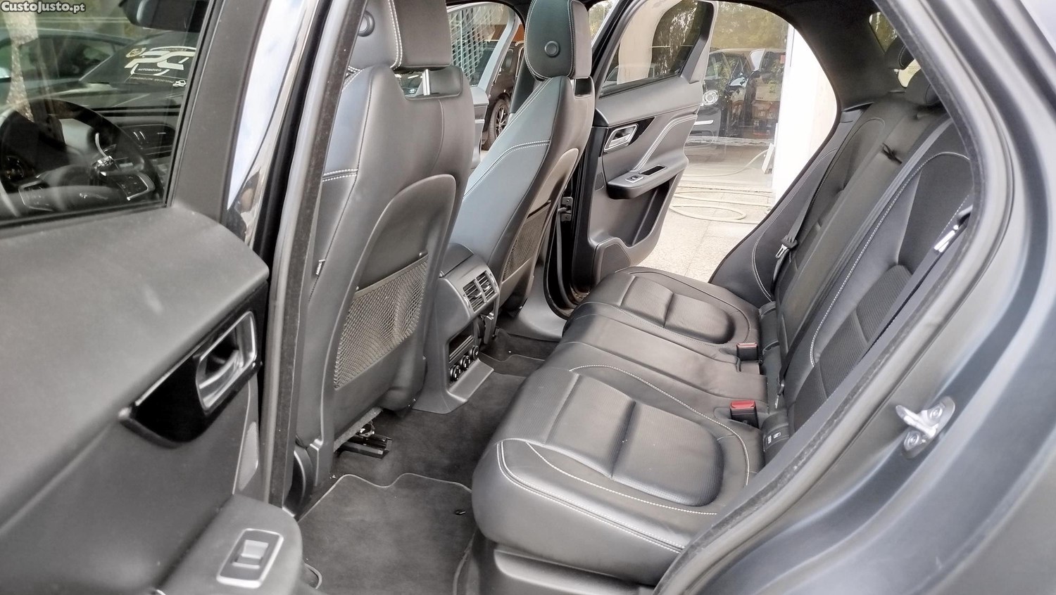 Jaguar F-Pace 2.0 iD4 R-Sport AWD Auto - 16 — photo 5