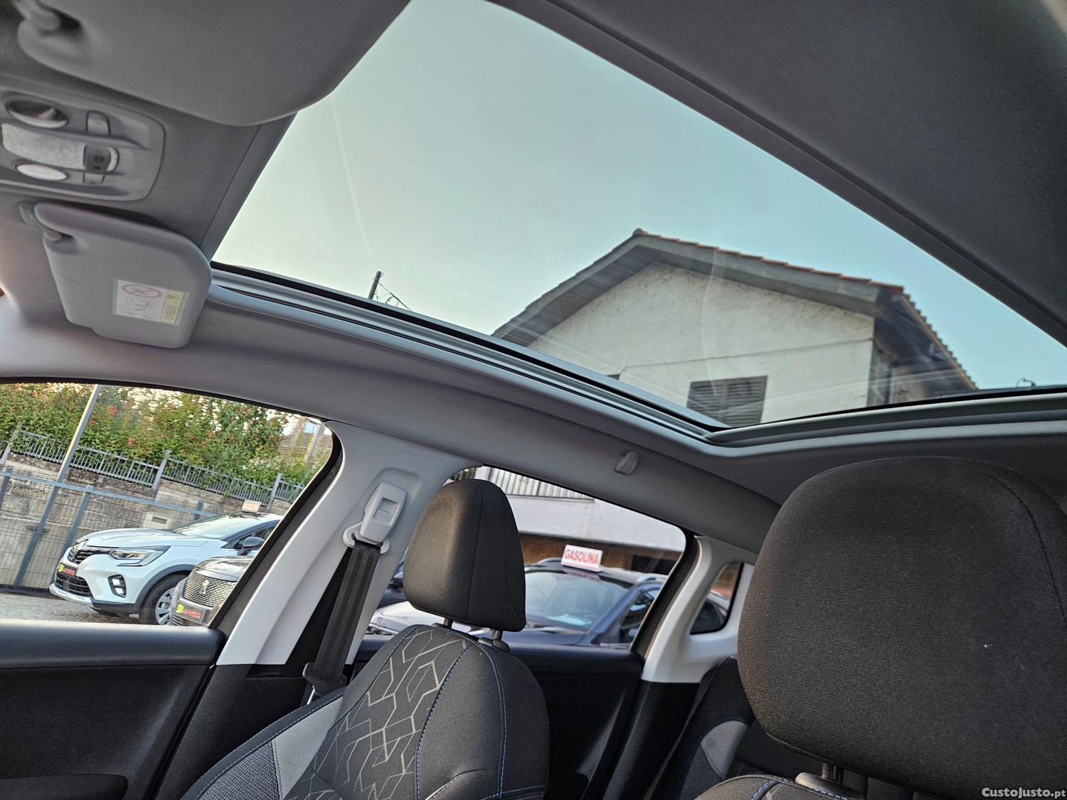 Peugeot 2008 1.2 Style — fotografia 9