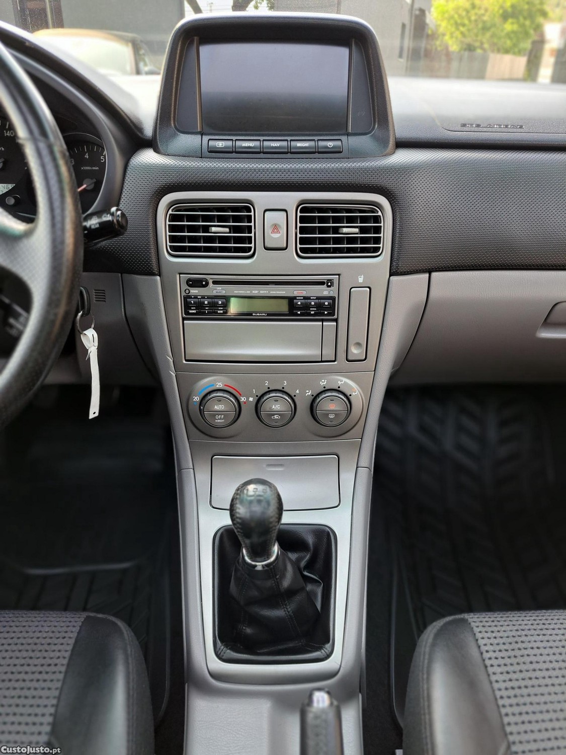 Subaru Forester 2.0 T XT — fotografia 14