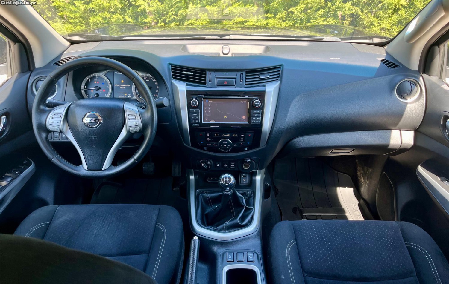 Nissan Navara 2.3 dCi CD 4WD Tekna Nav. — fotografia 3