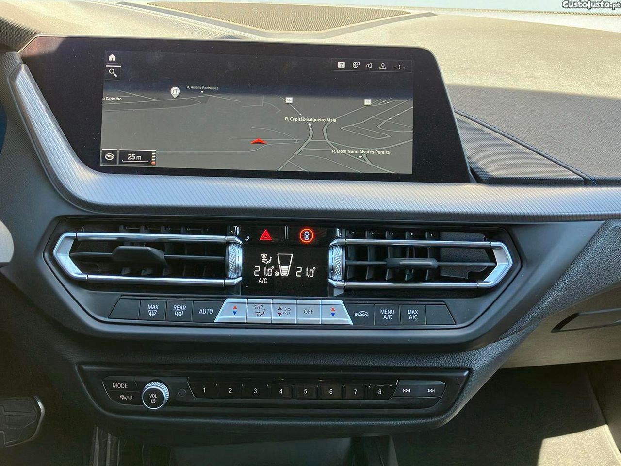 BMW 118 i Pack Desportivo M Auto — fotografia 9