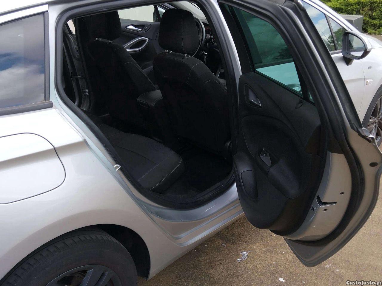 Opel Astra Sports Tourer 1.0 Dynamic Sport S/S — fotografia 7