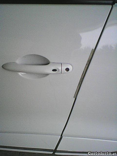 Renault Clio 1500-DCI-Diesel de 90-Cavalos — fotografia 3