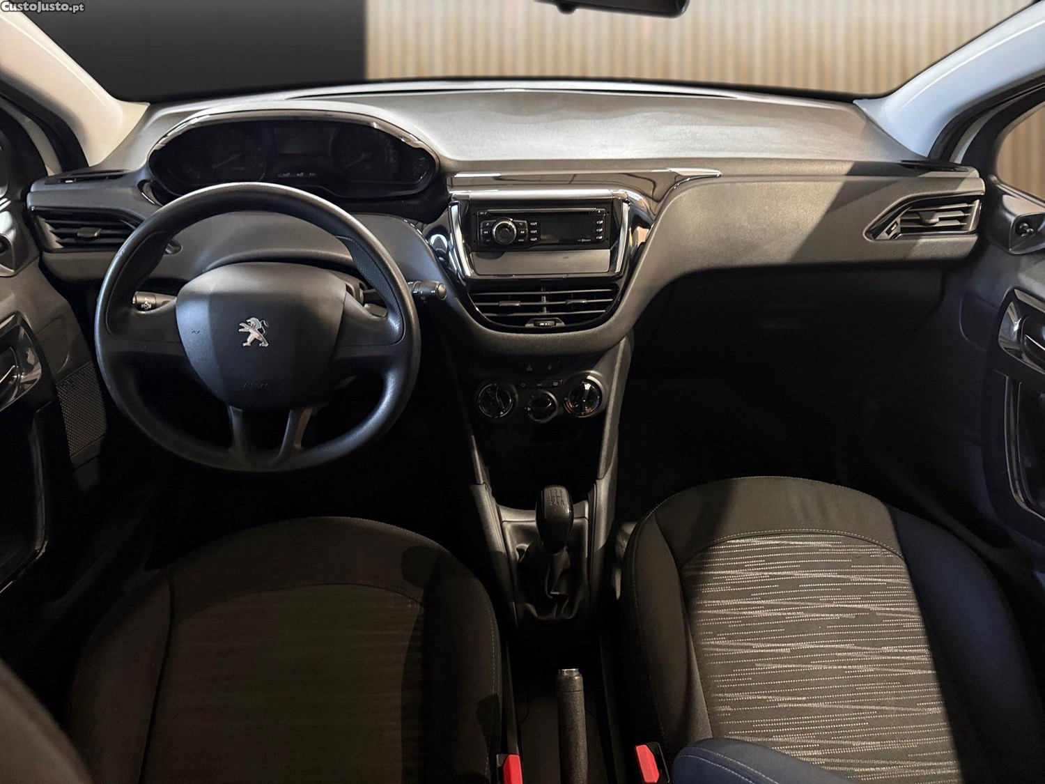 Peugeot 208 1.4 HDI — fotografia 3