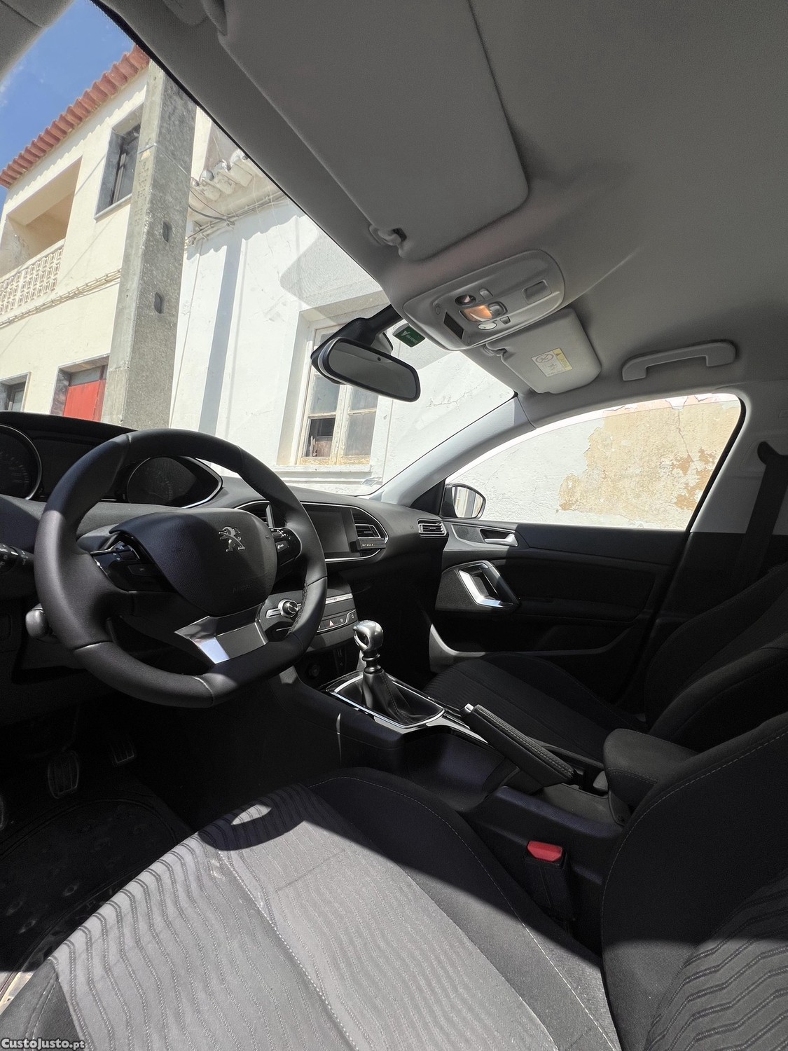 Peugeot 308 SW 1.2 PureTech 130 S&S Allure — fotografia 11