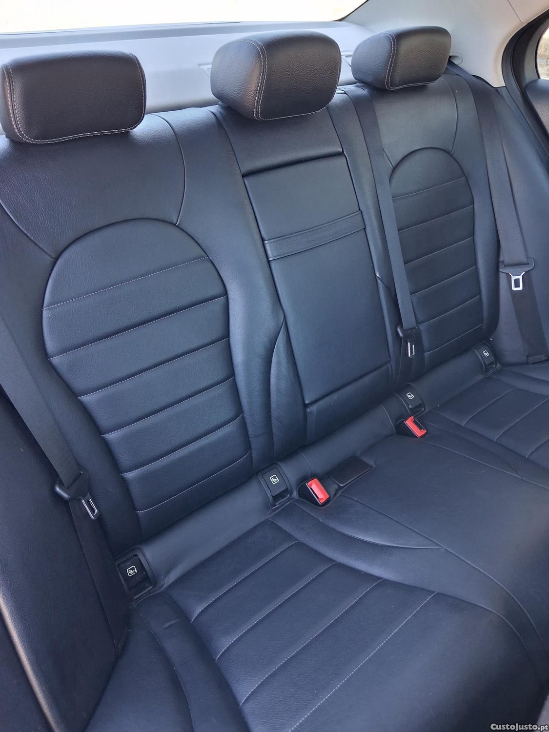 Mercedes-Benz C 220 4 matic — fotografia 2