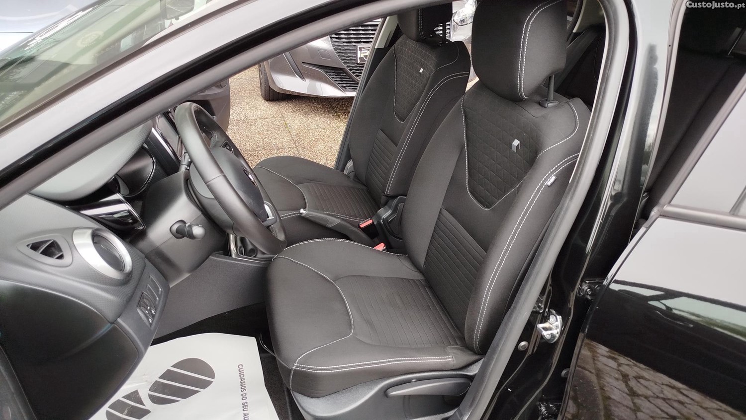 Renault Clio Sport Tourer 1.2 16v Limited — fotografia 12