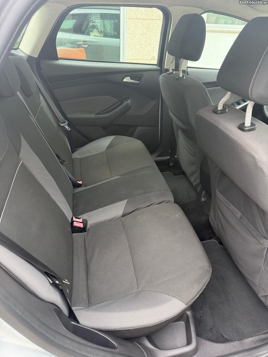 Ford Focus SW 1.6 TDCi Trend — fotografia 3