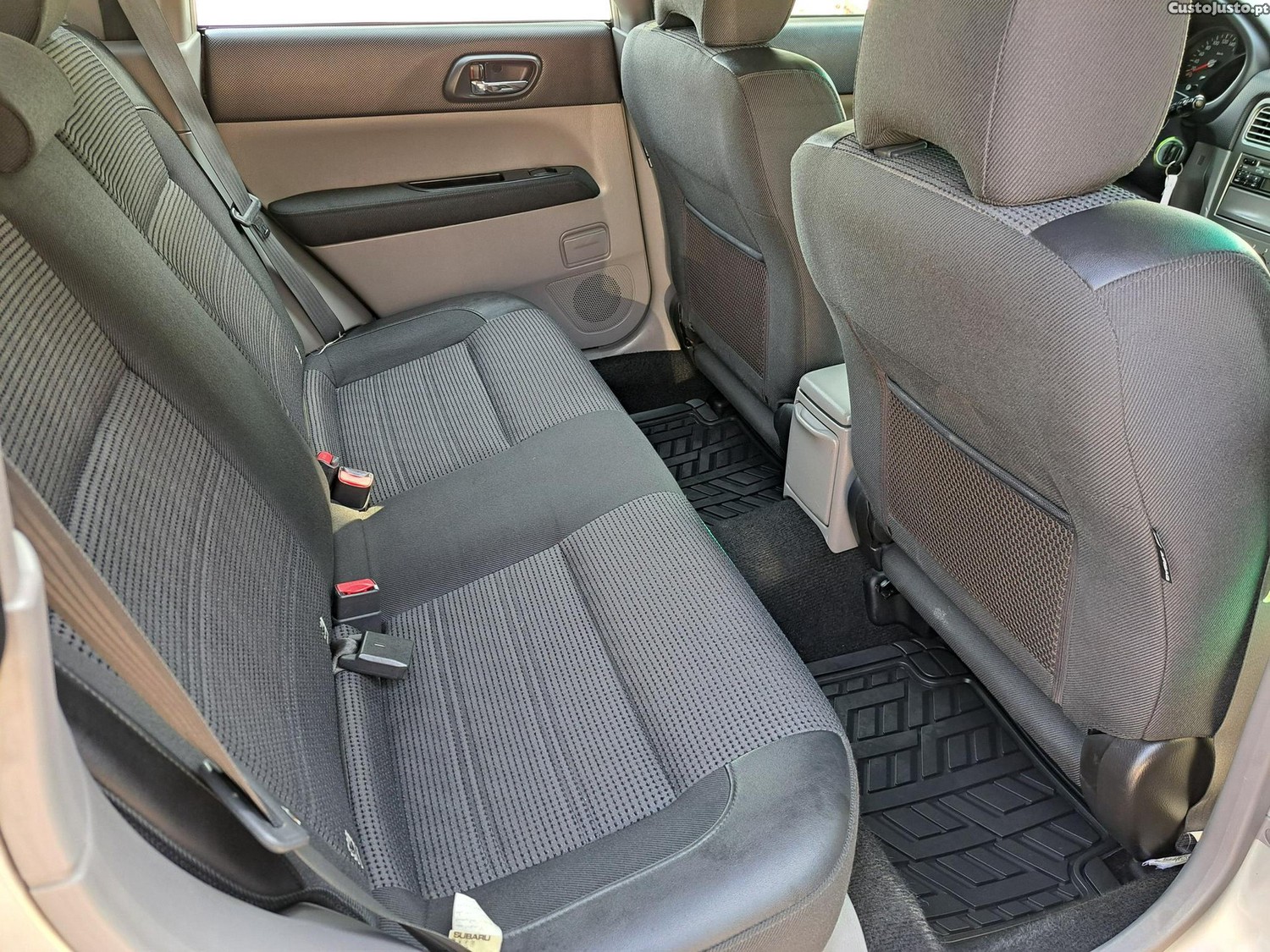 Subaru Forester 2.0 T XT — fotografia 9