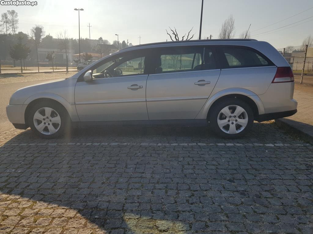 Opel Vectra C 2.2DTI — fotografia 4