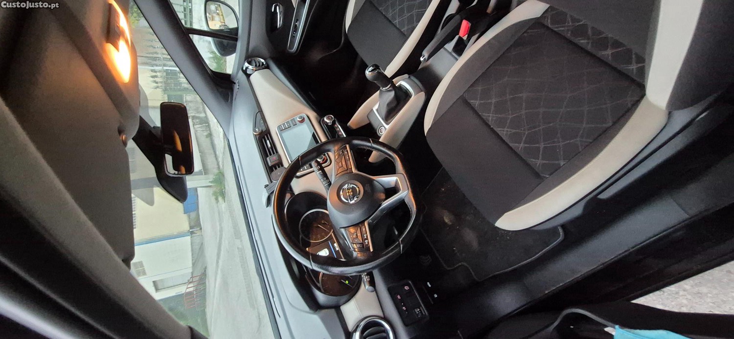 Nissan Micra N-Connecta — fotografia 3