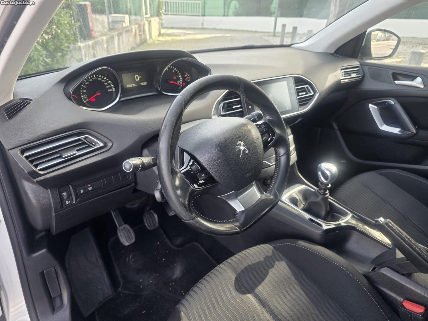 Peugeot 308 Sw 1.6 hdi — fotografia 2